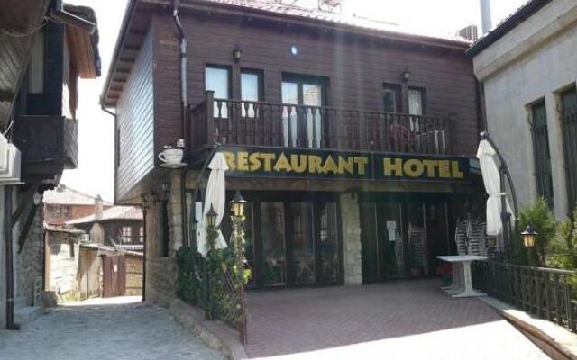 Rony Hotel вид на фасад