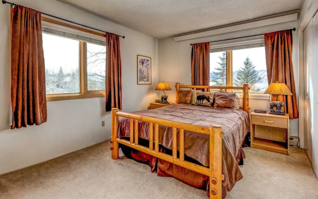 Ski Trail Apartment 2320 by RedAwning