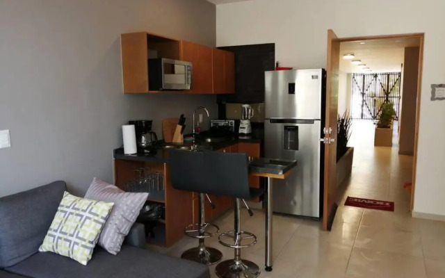 Modern 1 bedroom suite by beach Great location!