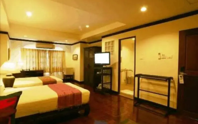 Cucumber Inn Suites