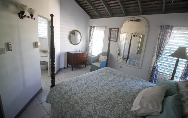 Yellow Canary Beach Villa