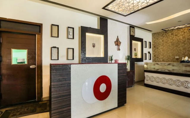 Capital O 38771 Hotel J7 International