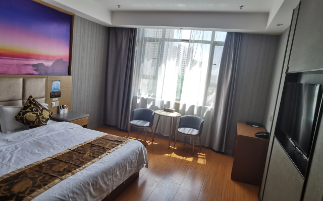 Super 8 Hotel (Aksu Jinlan Square)