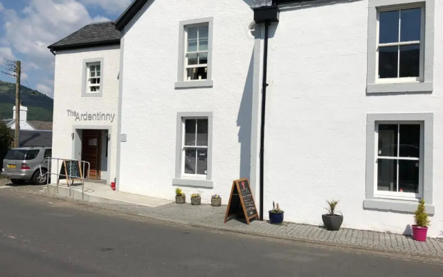 60 Glenfinart Caravan Park
