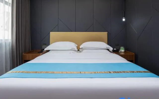 Durian Candy Hotel (Qianshan Citizen Square Branch)