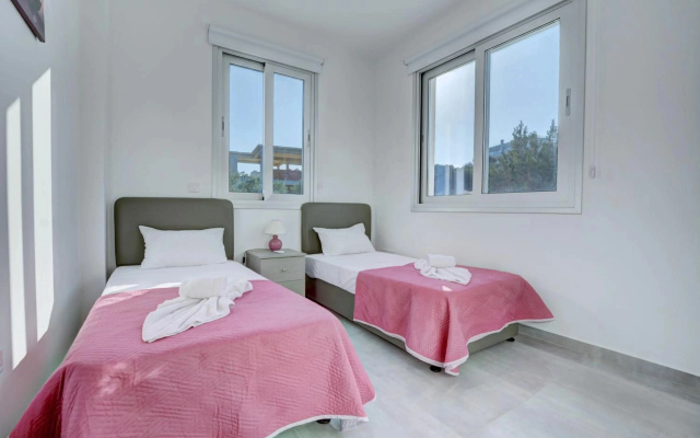 Aetopetra Villa