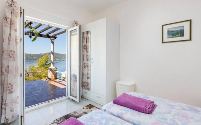 Apartment Ratac - sea front