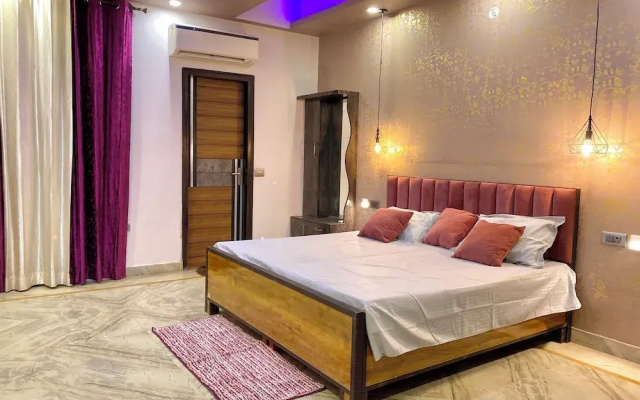 Let'stay- Sector 63A Noida