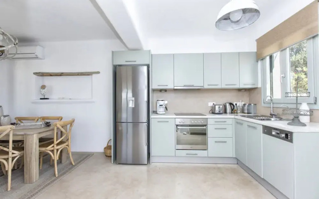 Villa Glyfada a Private Fully Equipped gem