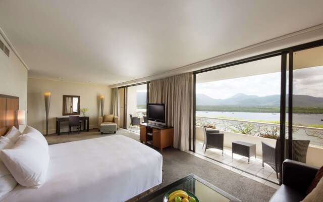 Отель Hilton Cairns