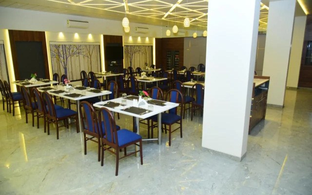 Lion Lords Inn Rajula
