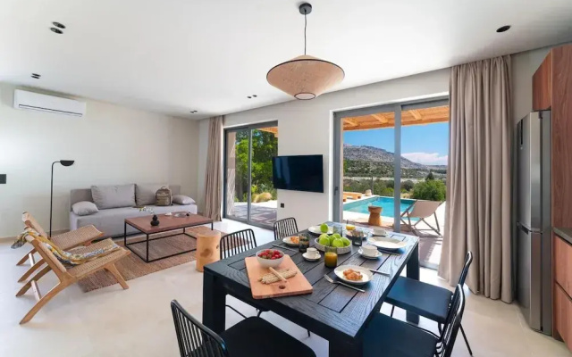 Massari Hills- Villa Nobu 4