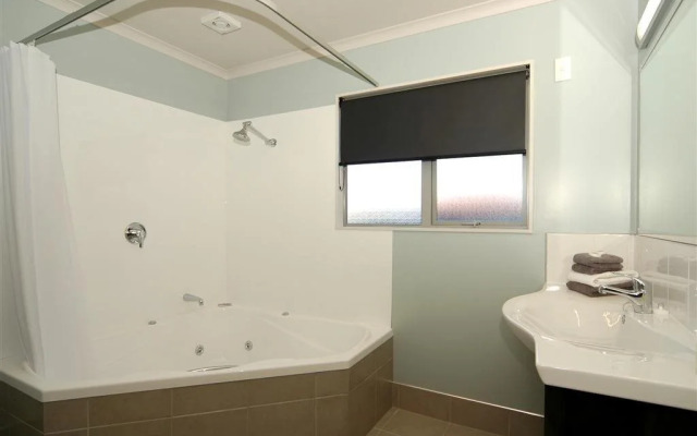 Aveda Motor Lodge