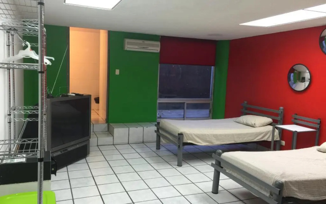 Unidades Privadas con AC-TV-WiFi y Estacionamiento en Centro de MTY