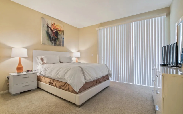Global Luxury Suites at River Oaks Park