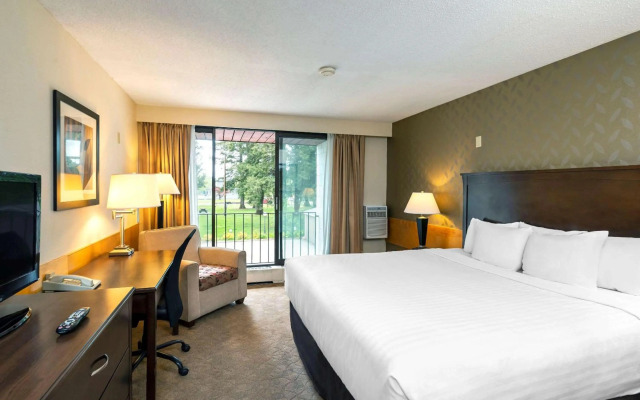 Prestige Riverside Lodge