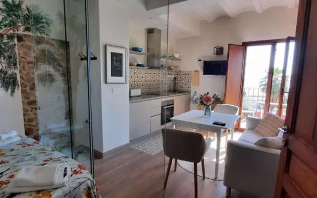 AR28-1, Coqueto apartamento en primera línea de playa