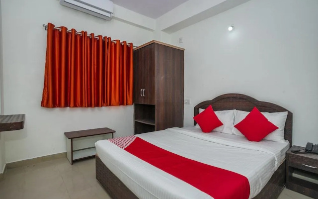 Oyo 30686 G K Residency
