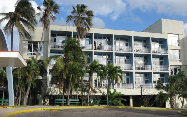 Отель Gran Caribe Club Atlantico парковка