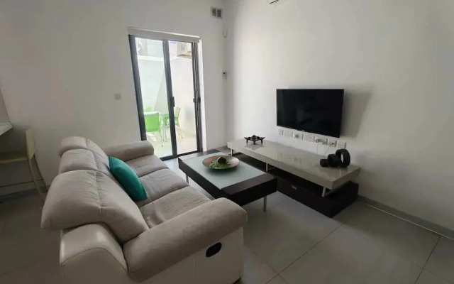 Pembroke Double Room with Private Bath