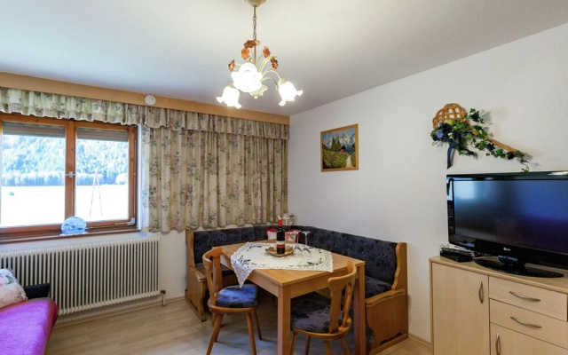 Spacious Apartment In Längenfeld near Ski Area