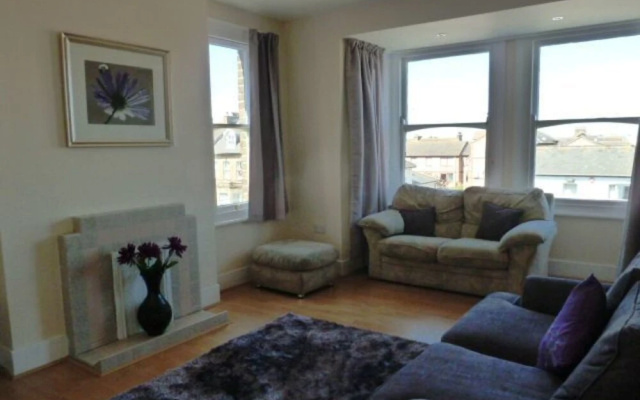 Top Floor Flat with Sea View