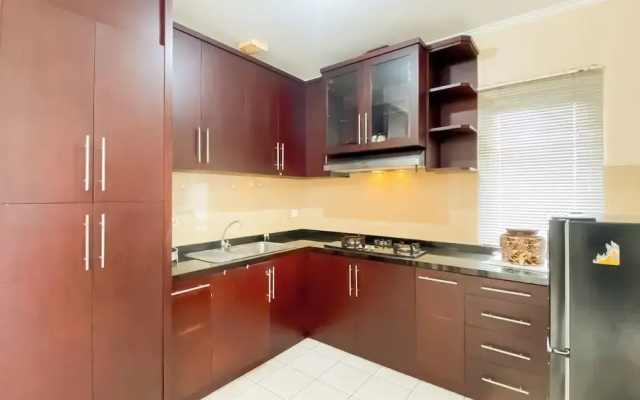 Spacious And Comfy 3Br At Puri Garden Apartment