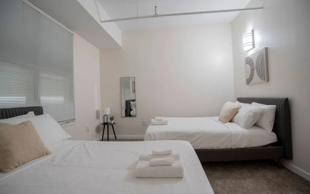 3BR CozySuites TheBlock Skybridge Access