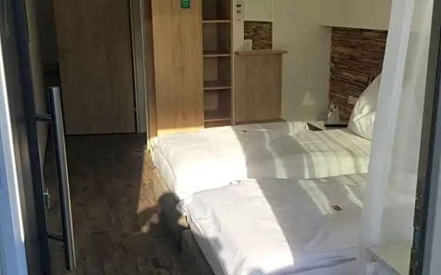 Burg Rooms