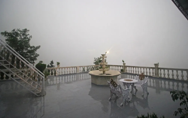 OYO 9331 Hotel White House