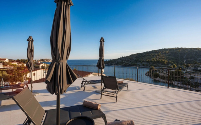 Villa La Fortezza With sea View