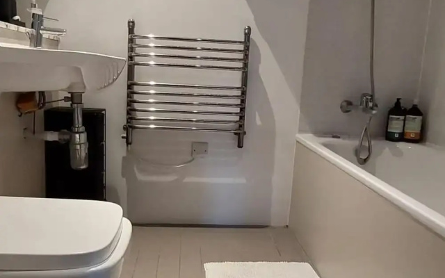 1br-4guests-pool-gym-parking-neargreenwich