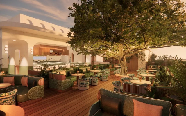 Recess Hotel and Club