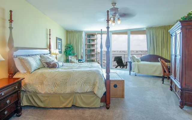 Two Bedroom Waterfront Condo - Unit Crc0601