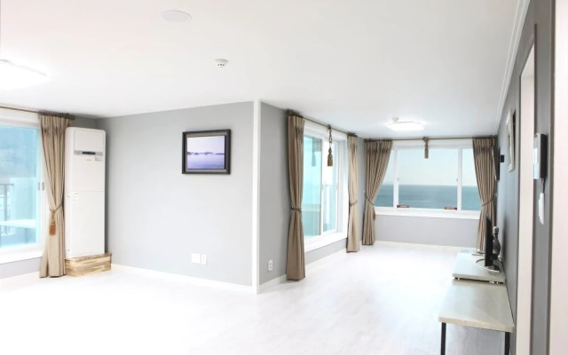 Sky and Ocean Village Pension