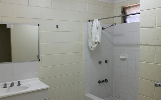 Oasis Inn Cairns