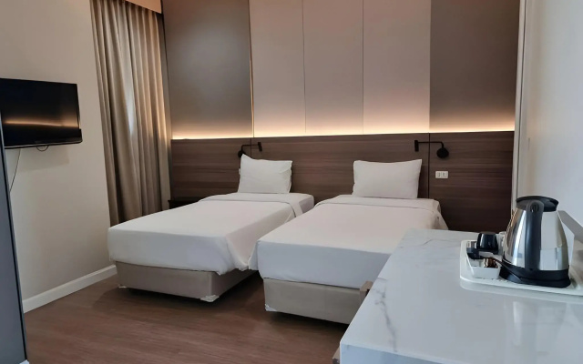 J Park Hotel