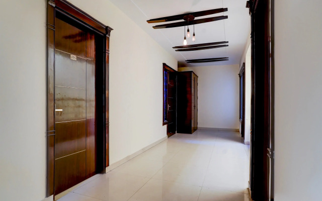 Super Collection O Sector 70 Noida