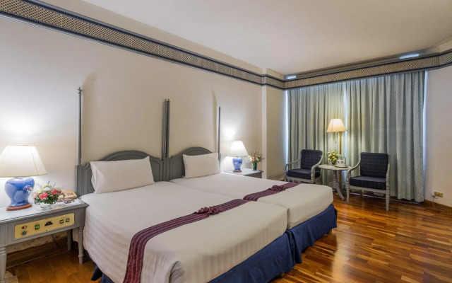 Diamond Plaza Hotel