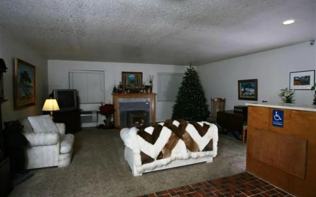 Christmas Tree Inn