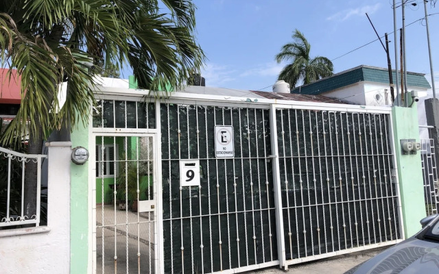 Villa Leo Hotel