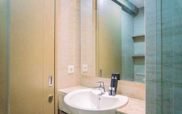 Comfort And Nice 2Br At Gold Coast Apartment