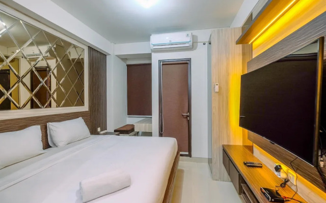 Warm And Minimalist Studio Room Transpark Cibubur Apartment