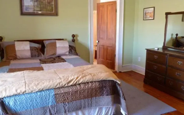 Tallgrass Lodge Bed and Breakfast