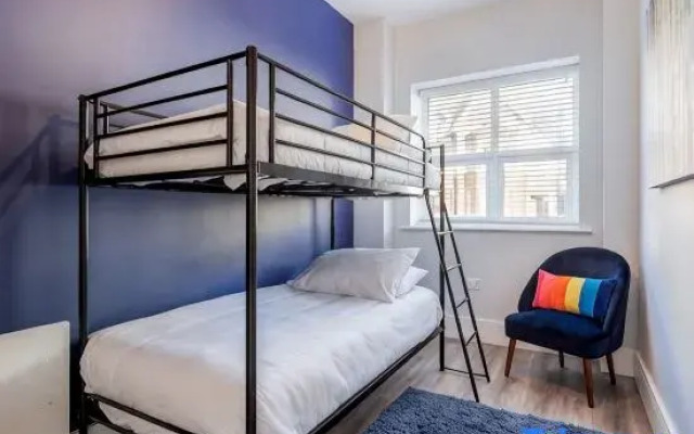 Beautiful Family Apt w/ Free Gym & Parking