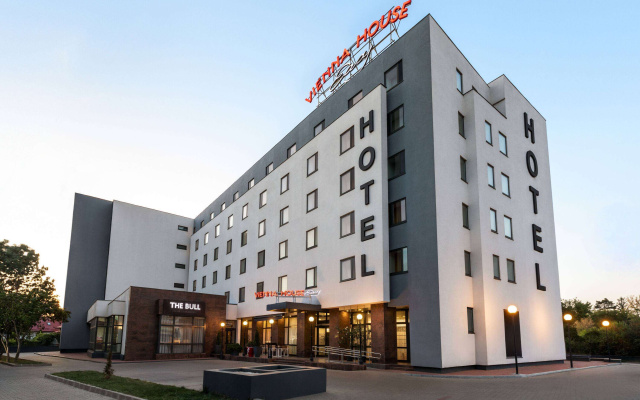 Vienna House Easy by Wyndham Bucharest Airport