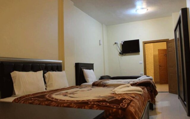 Sara Crown Hotel