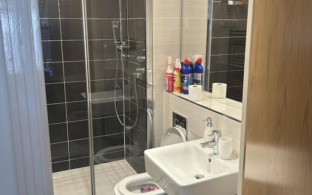 Inviting 2-bed Apartment in Bushey