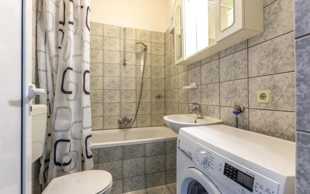 Stunning Home in Podstrana With Wifi and 2 Bedrooms
