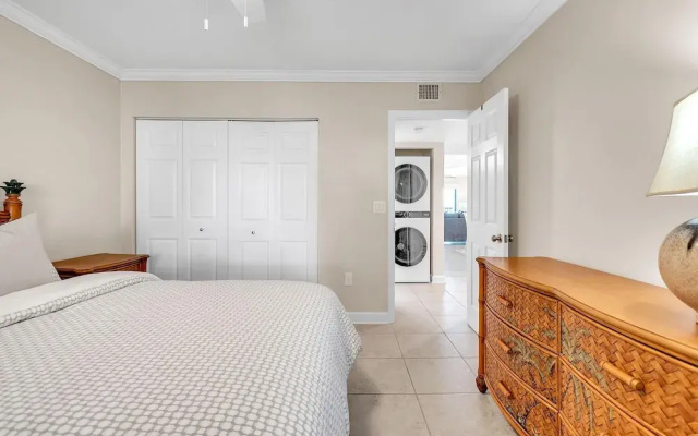 Land's End 11-306 Beach Front - Premier